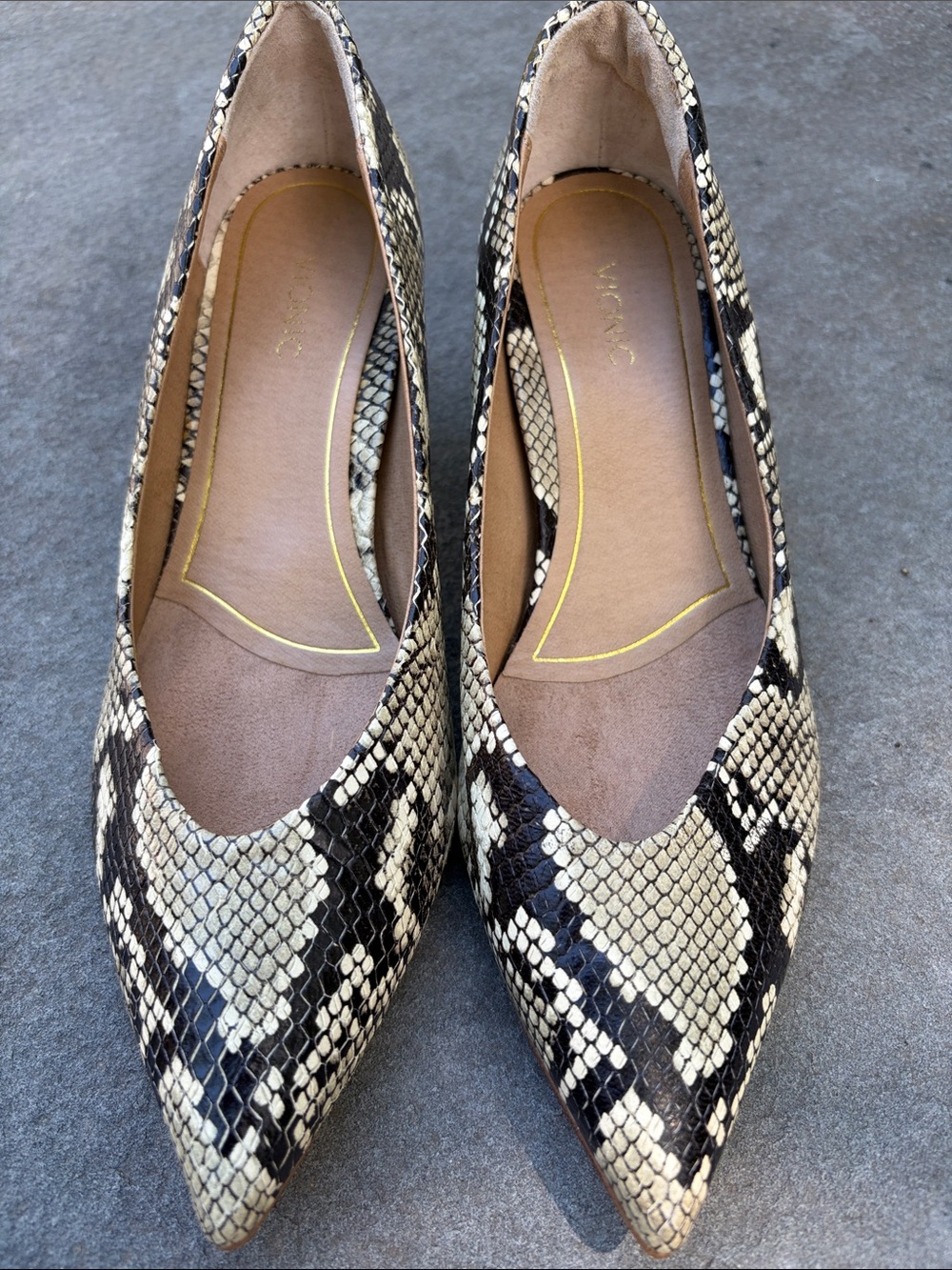 Vionic Josie Snake Print Pointed Toe Kitten Heel Orthopedic Shoes, sz 10/EU 42